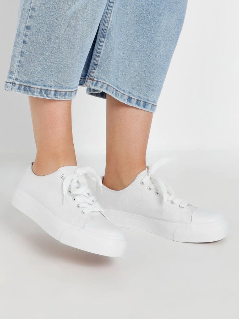 Canvas Sneaker Shoe Mossimo Lace Up Low-Top All White Womens 9